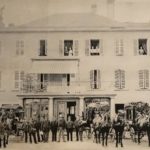 Poste de Bex avec les diligences vers 1885. Actuellement "Pain d'Avoine" ou "Maison Vernet"