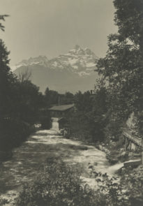 Les fameuses eaux salées de Bex, les Dent-du-Midi et l'Avançon