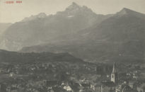 Vue générale de Bex et de la plaine du Rhône avec vue sur les Dents-du-Midi depuis la route du Signal