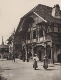 À travers le village suisse