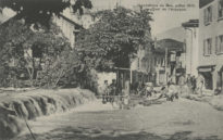 Carte postale. Inondations de Bex, juillet 1910. Quai de l'Avançon