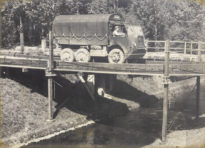 Camion traversant le Grand Canal à Aigle