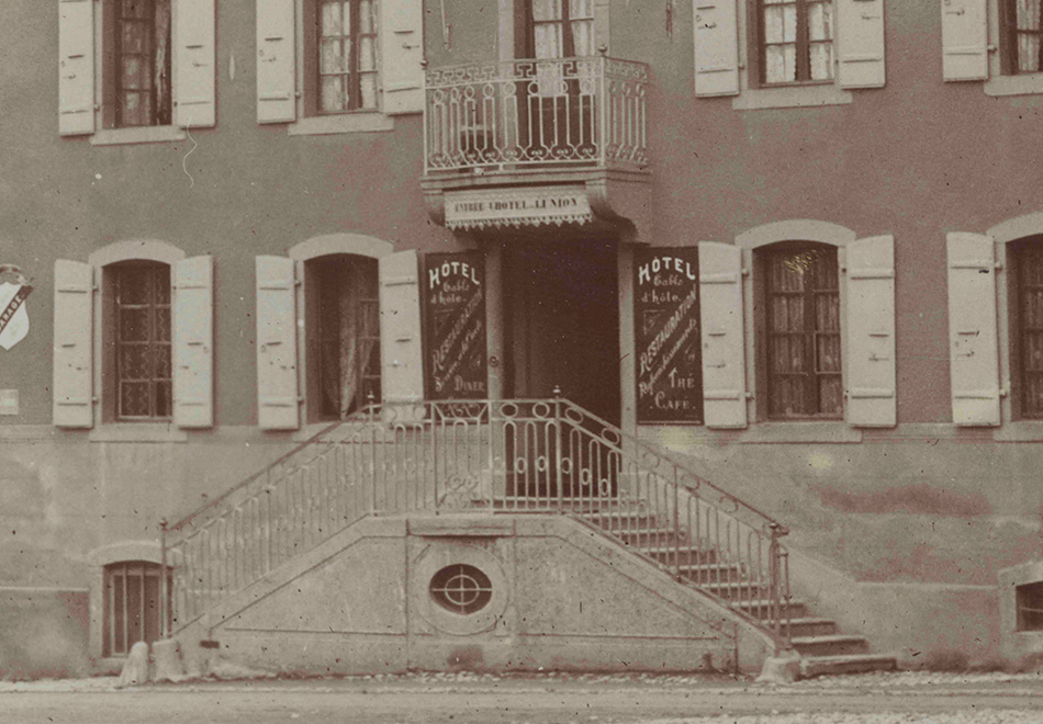 Hôtel et Pension de l'Union à Bex. L'entrée principale de l'hôtel