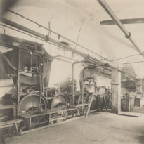 Bex, la papeterie. Les machines à fabriquer le papier, vers 1900