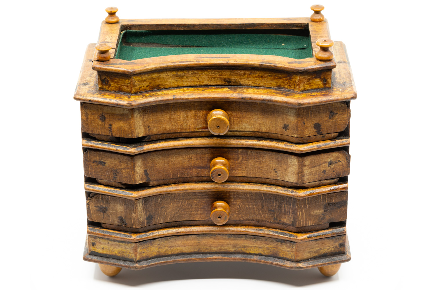Boîte en bois à trois tiroirs